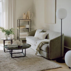 New Works Lámpara De Pie Lantern Medium -Iluminación Tienda 501546 01 3 EnvironmentImage ef0229065b