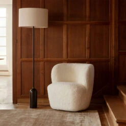 Gubi Lámpara De Pie Gravity -Iluminación Tienda Gravity golvlampa miljo 2 3431c3f34e